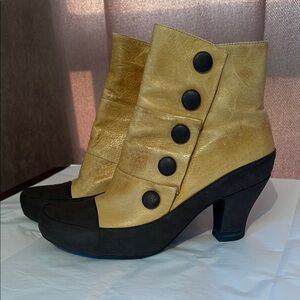 Miz Mooz Adrien Ankle Booties Boots Leather Women’s size 9 Ochre Black